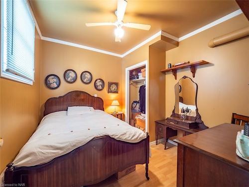 527 Pinecrest Road, Port Colborne, ON - Indoor Photo Showing Bedroom