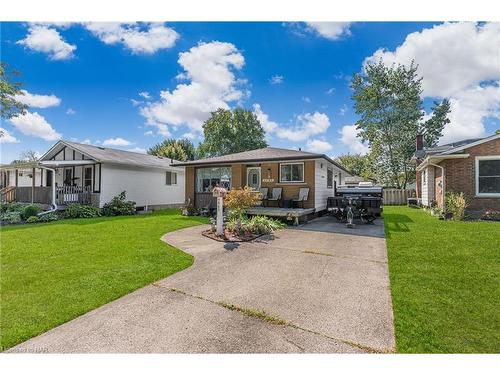 7563 Redhaven Crescent, Niagara Falls, ON - Outdoor