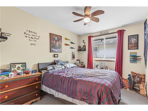 7563 Redhaven Crescent, Niagara Falls, ON - Indoor Photo Showing Bedroom