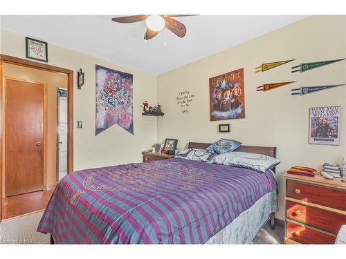 7563 Redhaven Crescent, Niagara Falls, ON - Indoor Photo Showing Bedroom