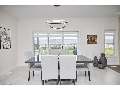 65 Swan Avenue Avenue, Fonthill, ON - Indoor Photo Showing Dining Room