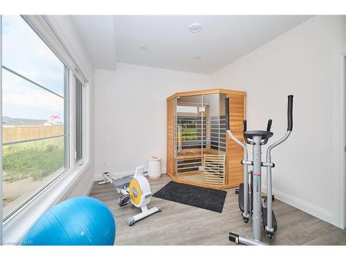 65 Swan Avenue Avenue, Fonthill, ON - Indoor Photo Showing Gym Room