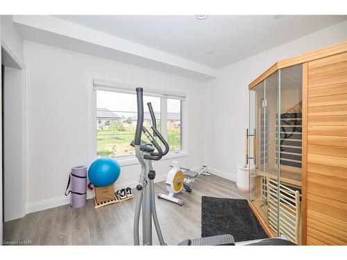 65 Swan Avenue Avenue, Fonthill, ON - Indoor Photo Showing Gym Room