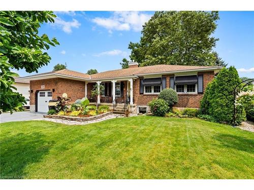 3196 St. George Avenue, Niagara Falls, ON - Outdoor With Deck Patio Veranda With Facade