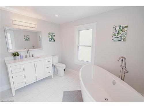 69 Lillian Place, Fort Erie, ON - Indoor Photo Showing Bathroom