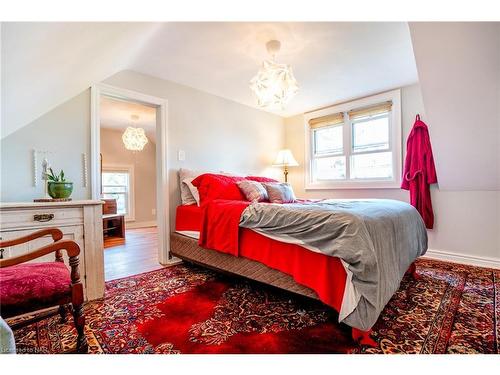 381 Canboro Road, Ridgeville, ON - Indoor Photo Showing Bedroom