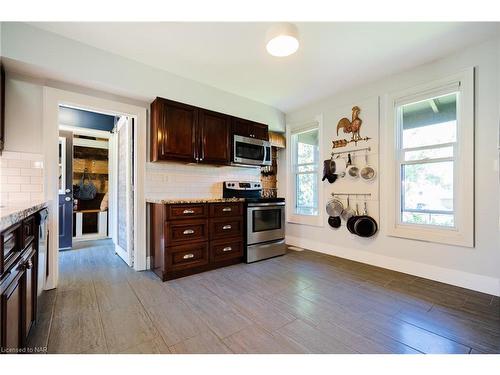 381 Canboro Road, Ridgeville, ON - Indoor Photo Showing Kitchen