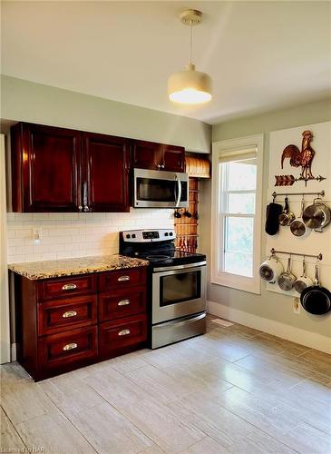 381 Canboro Road, Ridgeville, ON - Indoor Photo Showing Kitchen