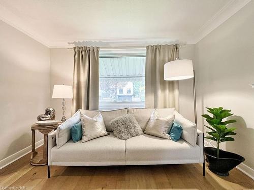 79 Clonmore Drive, Toronto, ON - Indoor Photo Showing Living Room