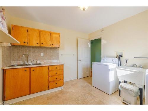 56 Wanda Road, St. Catharines, ON - Indoor Photo Showing Laundry Room