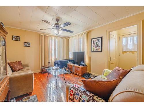 56 Wanda Road, St. Catharines, ON - Indoor Photo Showing Living Room