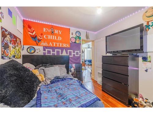 56 Wanda Road, St. Catharines, ON - Indoor Photo Showing Bedroom