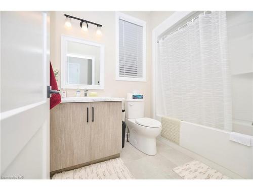 3910 Mitchell Crescent, Stevensville, ON - Indoor Photo Showing Bathroom