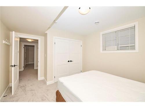 3910 Mitchell Crescent, Stevensville, ON - Indoor Photo Showing Bedroom