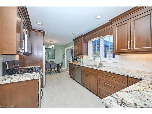 15 King Street, Fort Erie, ON - Indoor Photo Showing Kitchen