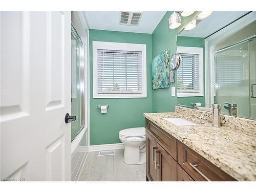 15 King Street, Fort Erie, ON - Indoor Photo Showing Bathroom