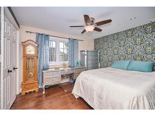 15 King Street, Fort Erie, ON - Indoor Photo Showing Bedroom