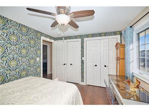 15 King Street, Fort Erie, ON - Indoor Photo Showing Bedroom