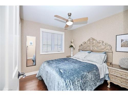 15 King Street, Fort Erie, ON - Indoor Photo Showing Bedroom