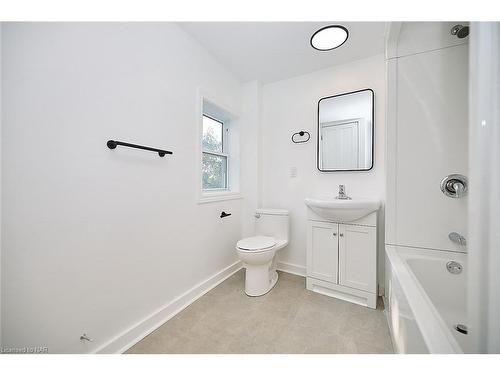 245 Stanton Street, Fort Erie, ON - Indoor Photo Showing Bathroom