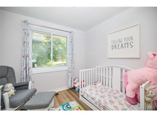 8 Wiltshire Boulevard, Welland, ON - Indoor Photo Showing Bedroom