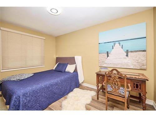 8 Wiltshire Boulevard, Welland, ON - Indoor Photo Showing Bedroom