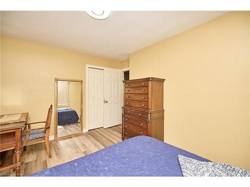 8 Wiltshire Boulevard, Welland, ON - Indoor Photo Showing Bedroom