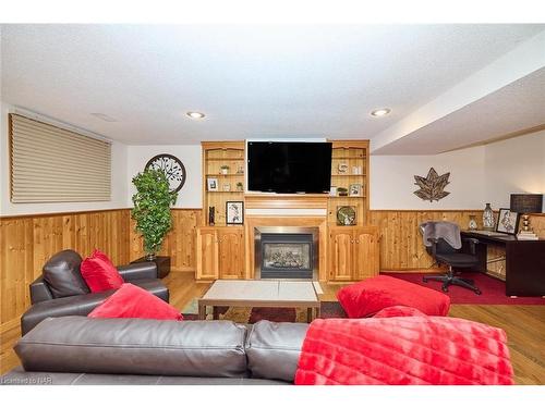 8 Wiltshire Boulevard, Welland, ON - Indoor With Fireplace