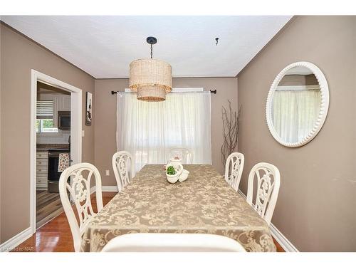 8 Wiltshire Boulevard, Welland, ON - Indoor Photo Showing Dining Room