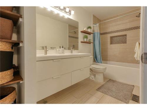 61 Russell Avenue, St. Catharines, ON - Indoor Photo Showing Bathroom