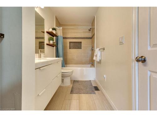 61 Russell Avenue, St. Catharines, ON - Indoor Photo Showing Bathroom