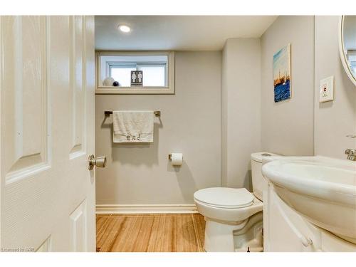 61 Russell Avenue, St. Catharines, ON - Indoor Photo Showing Bathroom