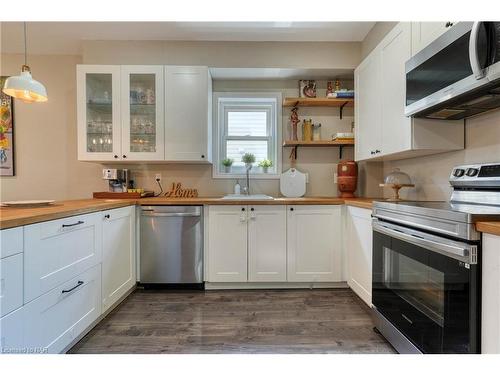 61 Russell Avenue, St. Catharines, ON - Indoor Photo Showing Kitchen