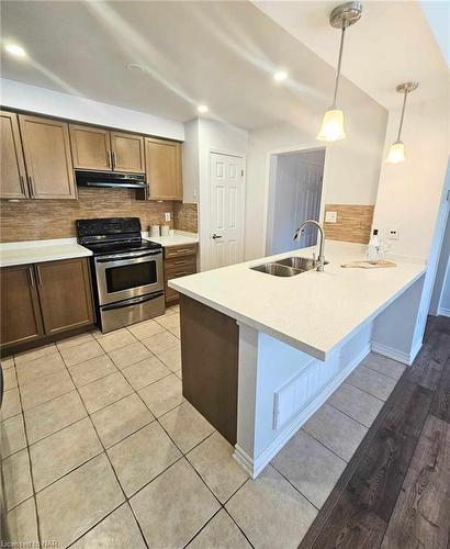 235 Schreyer Crescent, Milton, ON - Indoor Photo Showing Kitchen With Double Sink