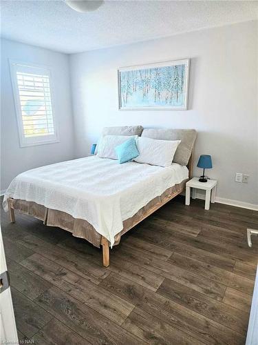 235 Schreyer Crescent, Milton, ON - Indoor Photo Showing Bedroom