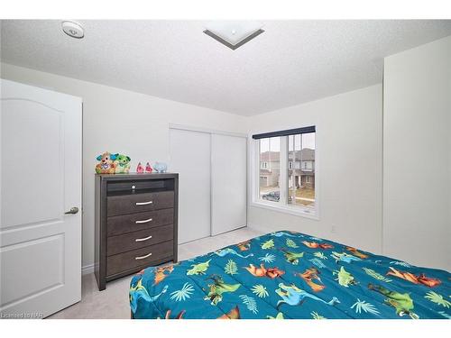 111 Tumblewood Place Place, Welland, ON - Indoor Photo Showing Bedroom