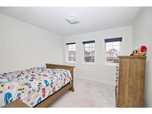 111 Tumblewood Place Place, Welland, ON - Indoor Photo Showing Bedroom