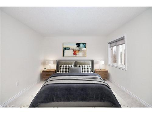 111 Tumblewood Place Place, Welland, ON - Indoor Photo Showing Bedroom