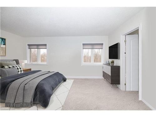 111 Tumblewood Place Place, Welland, ON - Indoor Photo Showing Bedroom