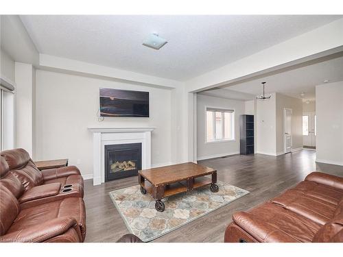 111 Tumblewood Place Place, Welland, ON - Indoor Photo Showing Living Room With Fireplace