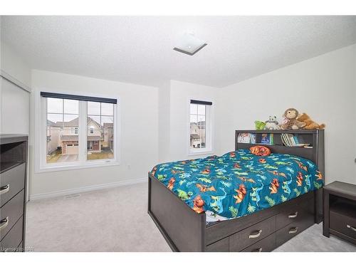 111 Tumblewood Place Place, Welland, ON - Indoor Photo Showing Bedroom