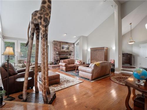 699 Read Road, Niagara-On-The-Lake, ON - Indoor Photo Showing Living Room With Fireplace