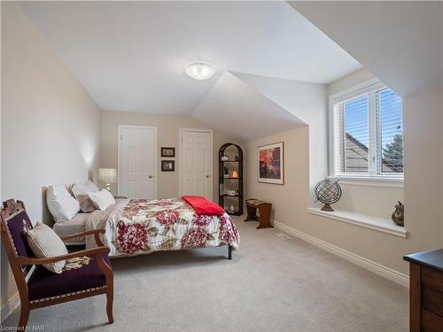 699 Read Road, Niagara-On-The-Lake, ON - Indoor Photo Showing Bedroom