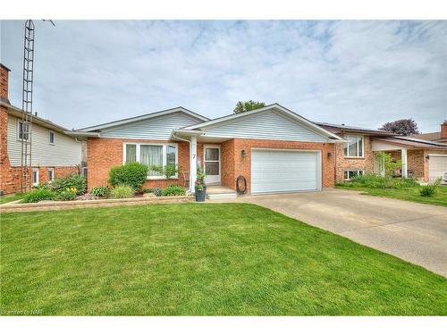 7 Huntington Lane, St. Catharines, ON - Outdoor With Facade