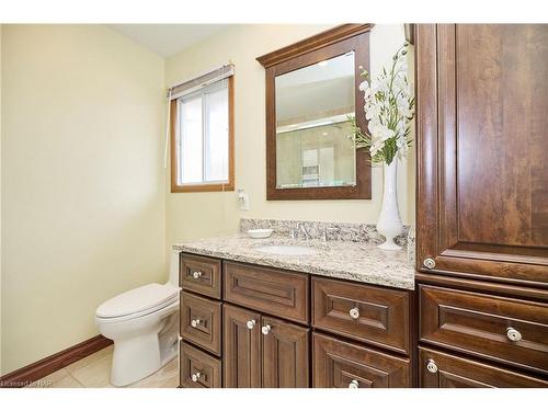 7 Huntington Lane, St. Catharines, ON - Indoor Photo Showing Bathroom