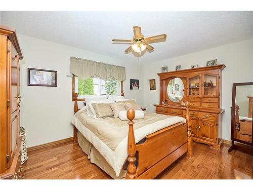 7 Huntington Lane, St. Catharines, ON - Indoor Photo Showing Bedroom