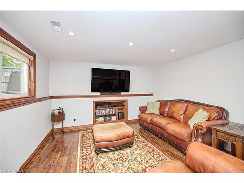 7 Huntington Lane, St. Catharines, ON - Indoor Photo Showing Living Room With Fireplace