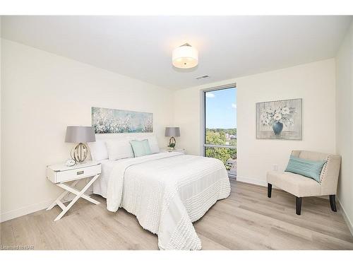 606-118 West Street, Port Colborne, ON - Indoor Photo Showing Bedroom