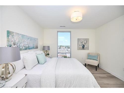 606-118 West Street, Port Colborne, ON - Indoor Photo Showing Bedroom