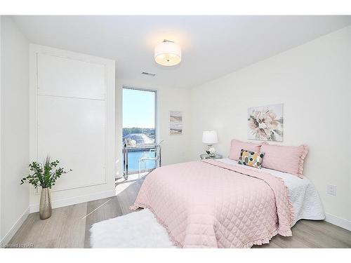 606-118 West Street, Port Colborne, ON - Indoor Photo Showing Bedroom